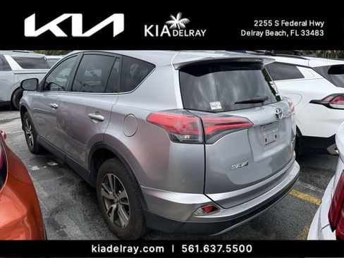 Used 2018 Toyota RAV4 XLE FWD image 8