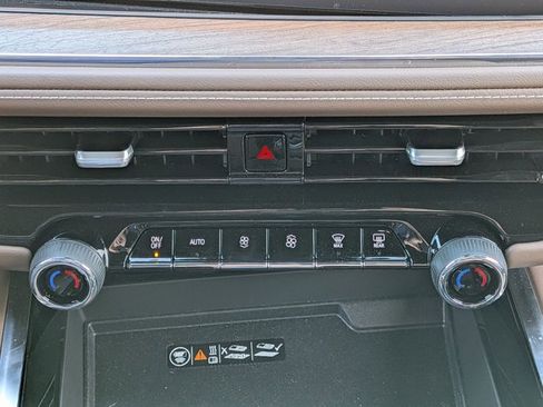 New 2025 Chevrolet Suburban High Country image 11