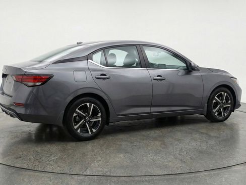 Used 2025 Nissan Sentra SV FWD image 9