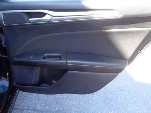 Used 2020 Ford Fusion SE FWD image 28