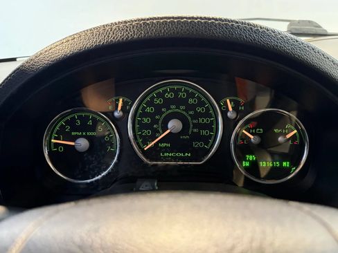 Used 2006 Lincoln Mark LT 4x4 image 12