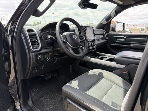 Used 2022 RAM 1500 Big Horn AWD/4WD image 9