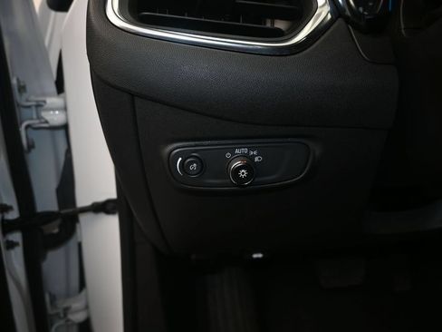 Used 2024 Chevrolet Equinox LT AWD/4WD image 12