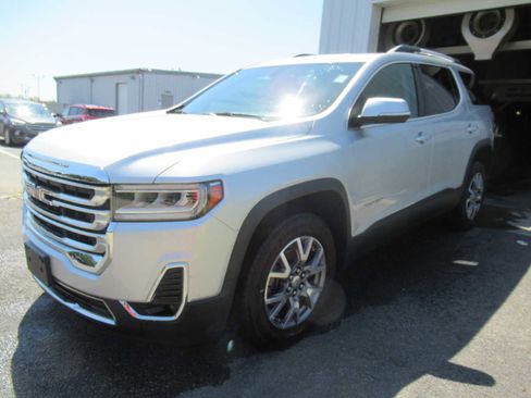 Used 2020 GMC Acadia SLT w/ LPO, Floor Liner Package image 1