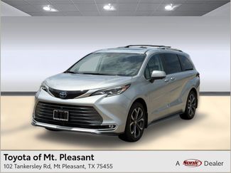 Used 2025 Toyota Sienna Platinum FWD video 1