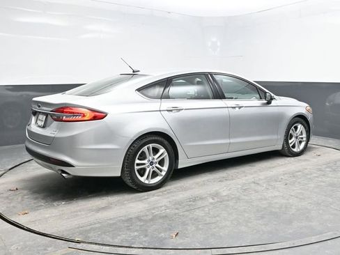 Used 2018 Ford Fusion SE image 7