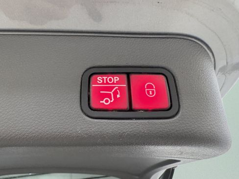 Used 2014 Mercedes-Benz ML 350 BlueTEC 4MATIC w/ Premium 1 Package image 10