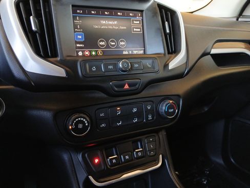Used 2021 GMC Terrain SLE w/ Elevation Edition image 22