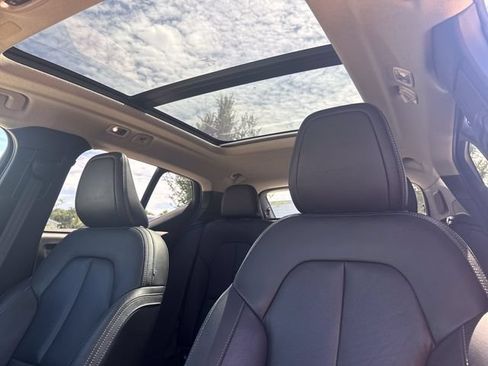 Used 2019 Volvo XC40 T5 Inscription AWD/4WD image 26