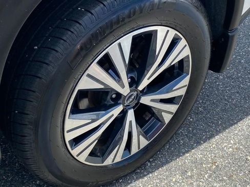 Used 2023 Nissan Rogue SV image 20