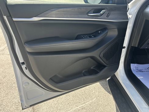 Certified 2024 Jeep Grand Cherokee L Limited w/ Black Appearance Package image 12