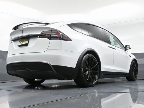 Used 2022 Tesla Model X image 57