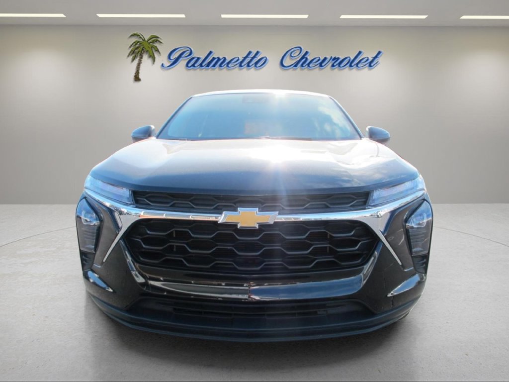 Used 2024 Chevrolet Trax LS w/ Driver Confidence Package FWD image 8