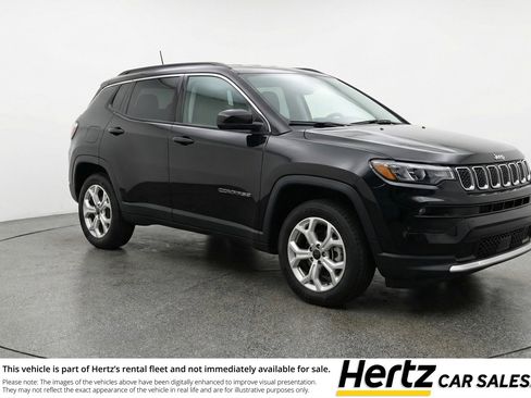 Used 2025 Jeep Compass Latitude image 1