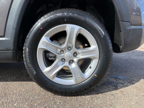 Used 2024 Jeep Compass Latitude w/ Altitude Special Edition image 18