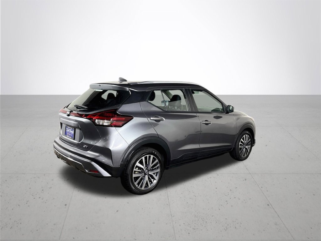 Used 2022 Nissan Kicks SV FWD image 6