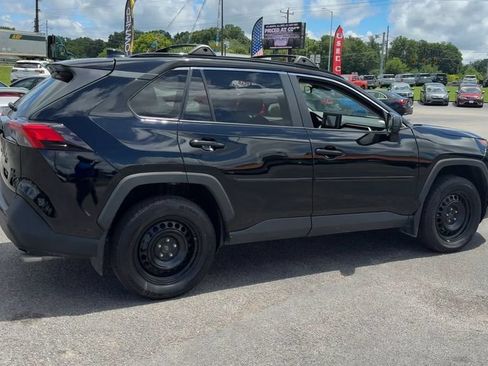 Used 2021 Toyota RAV4 LE AWD/4WD image 7