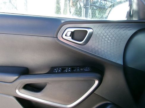 Used 2022 Kia Soul GT-Line image 25