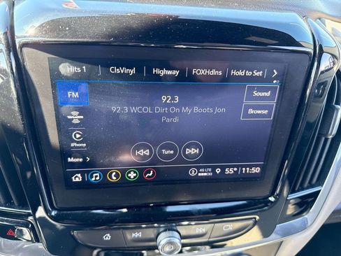 Used 2022 Chevrolet Traverse LT image 16