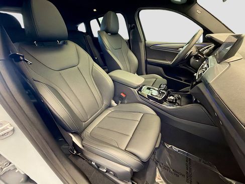 Used 2025 BMW X4 xDrive30i w/ Premium Package image 15