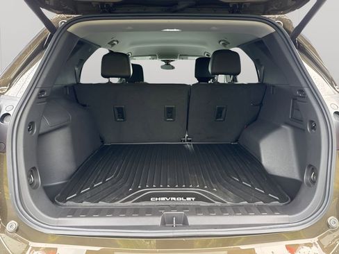 Used 2024 Chevrolet Equinox Premier image 17