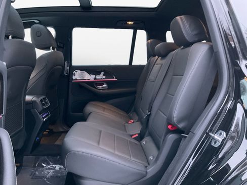 Used 2025 Mercedes-Benz GLS 450 4MATIC image 14