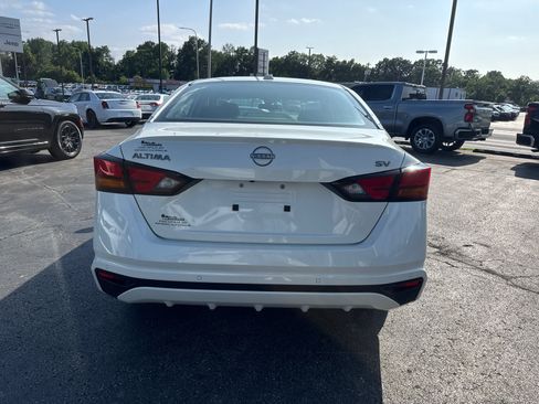 Used 2023 Nissan Altima 2.5 SV FWD image 4