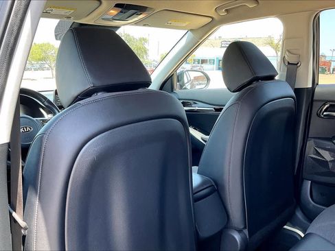 Used 2021 Kia Seltos S FWD image 11
