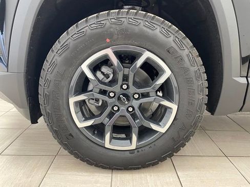 New 2026 Chevrolet Equinox ACTIV AWD/4WD image 8