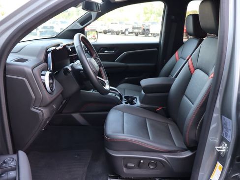 Used 2023 Chevrolet Colorado Z71 w/ Z71 Convenience Package 2 AWD/4WD image 4