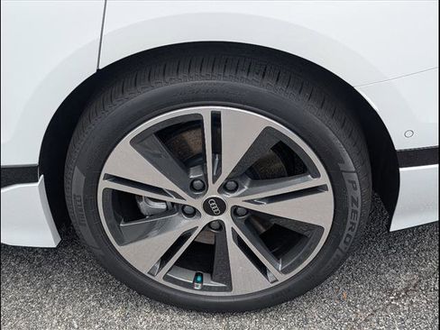 New 2025 Audi A6 e-tron Premium Plus image 16