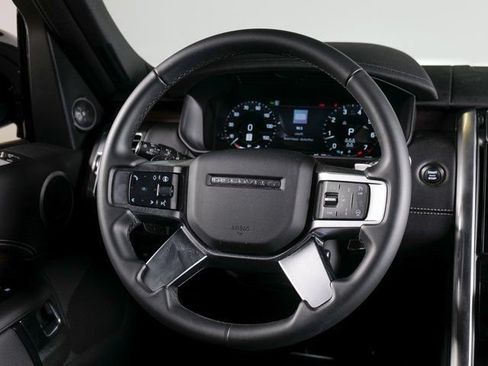Used 2025 Land Rover Discovery Dynamic SE AWD/4WD image 12