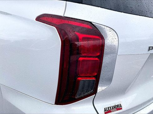 Used 2023 Hyundai Palisade Limited AWD/4WD image 28