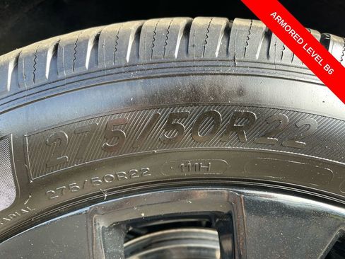 Used 2021 Chevrolet Suburban Premier w/ Premium Package image 38