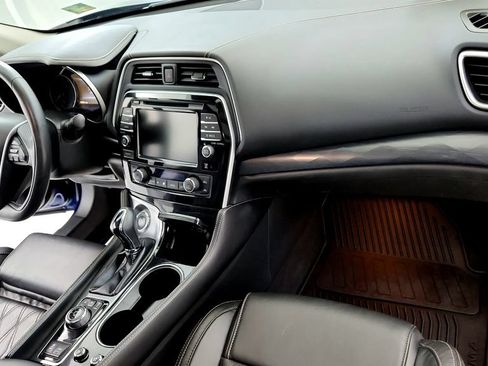 Used 2023 Nissan Maxima Platinum w/ Sport Mat Group FWD image 16