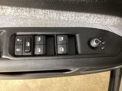 Used 2022 Jeep Compass Latitude w/ Convenience Group FWD image 17