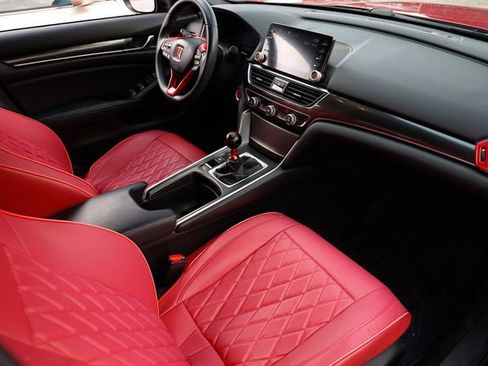 Used 2018 Honda Accord Sport image 19