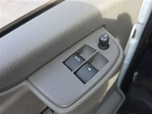 Used 2025 Chevrolet Express 3500 LT w/ LT Preferred Equipment Group RWD image 16