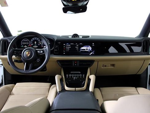 New 2026 Porsche Cayenne E-Hybrid Coupe AWD/4WD image 13