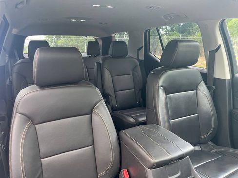 Used 2021 Chevrolet Traverse RS FWD image 38