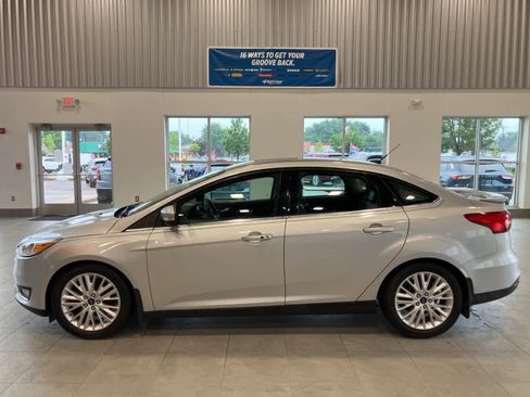 Used 2016 Ford Focus Titanium w/ Exterior Protection Package image 8