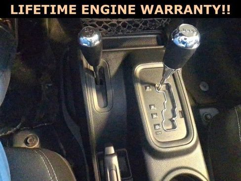 Used 2018 Jeep Wrangler Unlimited Sahara image 18