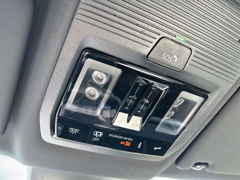 Used 2024 Volkswagen Atlas Cross Sport SEL Premium R-Line image 36