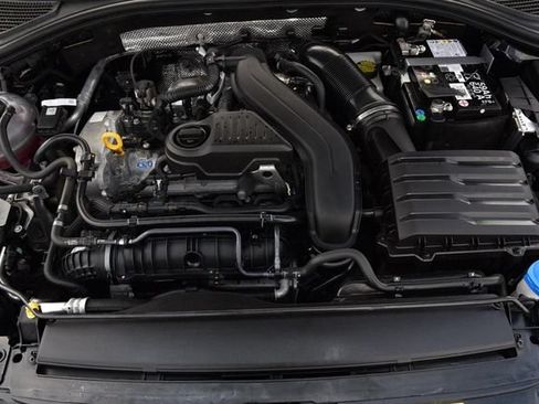 Certified 2025 Volkswagen Jetta SE w/ Sunroof Package FWD image 25