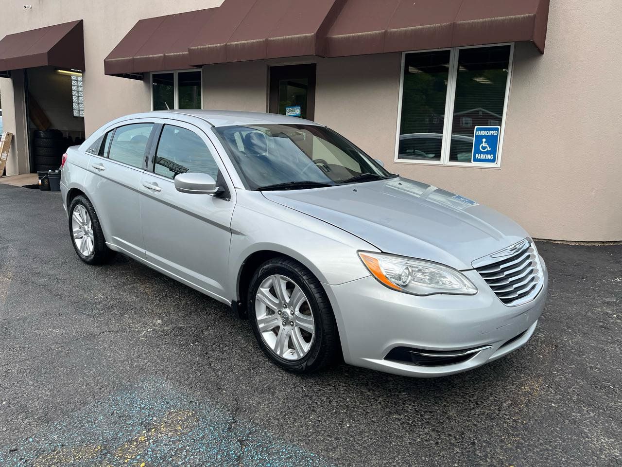 Used 2012 Chrysler 200 Touring w/ Cold Weather Group FWD image 3