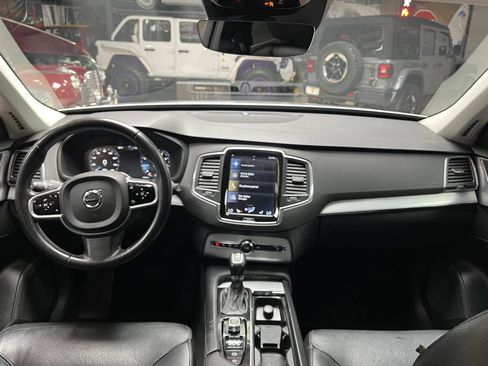 Used 2018 Volvo XC90 T6 Momentum AWD/4WD image 10