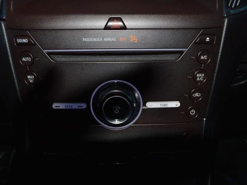 Used 2019 Ford Edge Titanium image 18