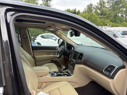 Used 2016 Jeep Grand Cherokee Limited AWD/4WD image 11