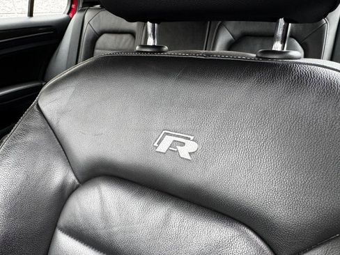 Used 2016 Volkswagen Golf R 4-Door image 12