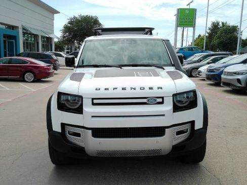 Used 2023 Land Rover Defender 110 SE AWD/4WD image 2